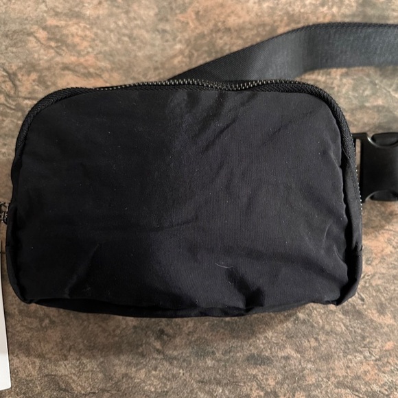 *BOGO EVENT ON NOW* Black belt bag waist pack Fanny pack - Picture 8 of 8